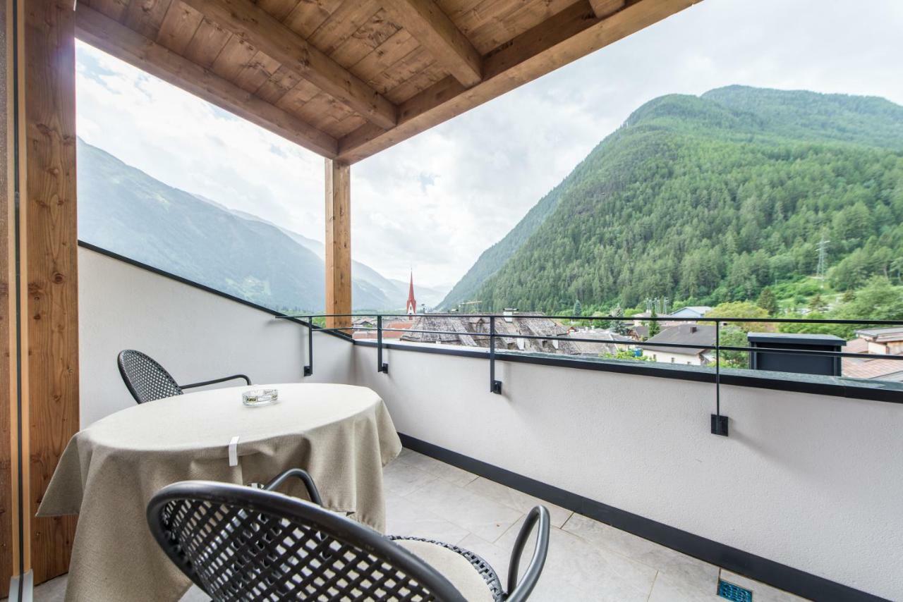 Hotel Taufers Molini di Tures Exterior photo